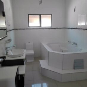 Tholana Park, Phakalane. 5 Bed House for Sale.