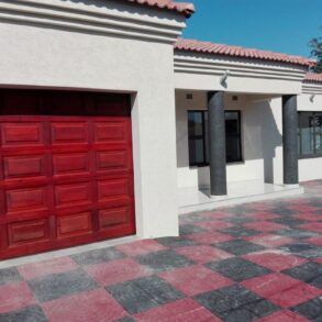 Tholana Park, Phakalane. 5 Bed House for Sale.