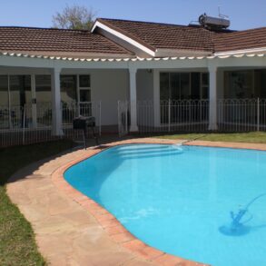 G-West. 6 Bed House for Sale. Pool